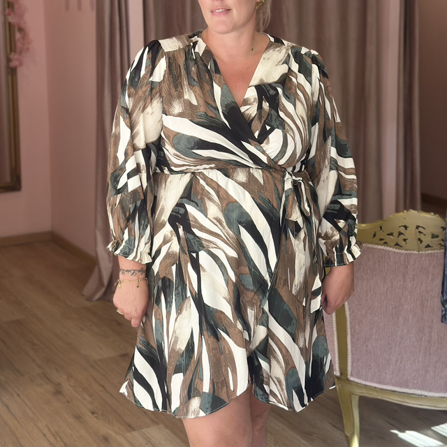 681-Robe courte motif