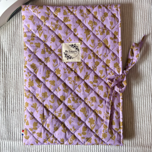 Pochette à livre matelassée fleurs lilas