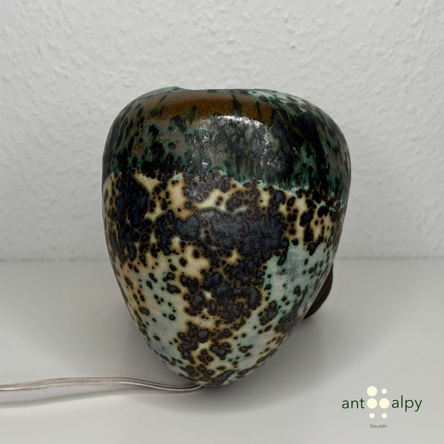 "Molecular" table lamp