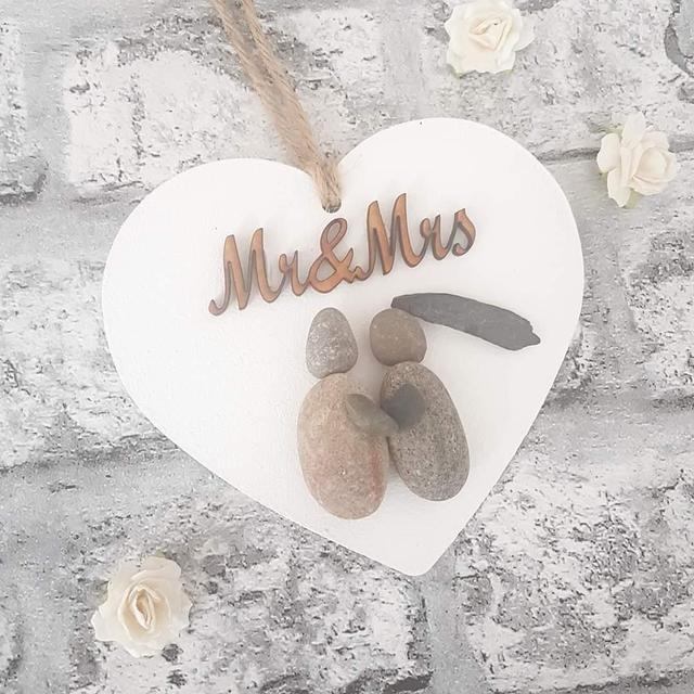 Mr &amp; Mrs pebble couple | Wedding gift | Hanging heart