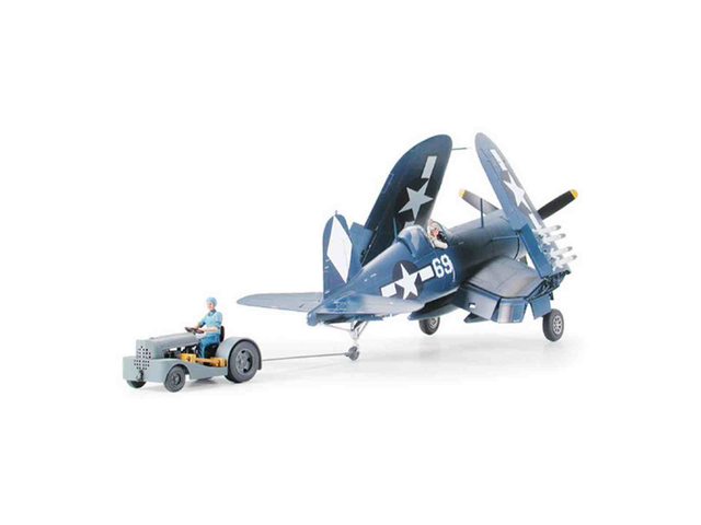 Corsair F4U-1D et tracteur pont Tamiya 61085 1/48