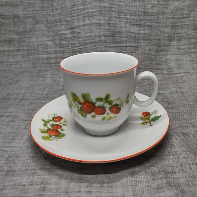 Bohemia | Kop (diameter 7 | hoogte 6,5 cm) en Schotel (diameter 13 | hoogte 2 cm) Carisbad &#039;Porcelaine Fine de Bohéme&#039; | Vintage