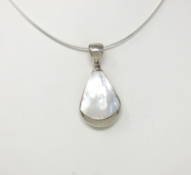 PENDENTIF GOUTTE NACRE BLANCHE ARGENT MASSIF - VENDU SANS CHAINE - 4458