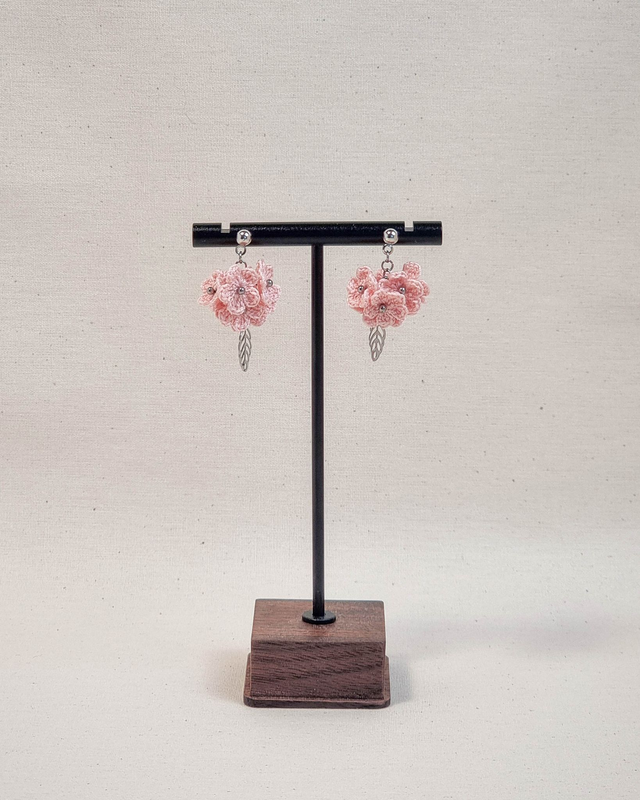 Kvačkani uhani roza