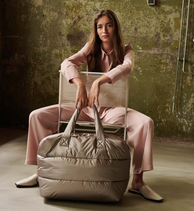 Camill Big Puffy Weekend Bag - Greige Gold