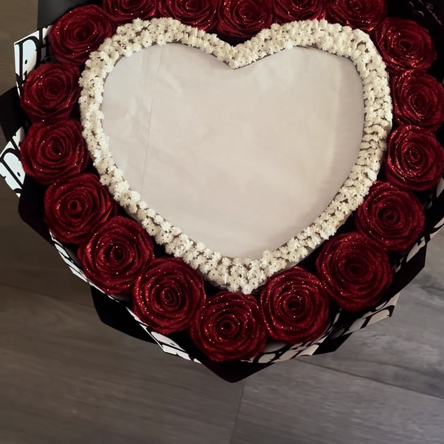 Glitter Rose Burn Bouquet