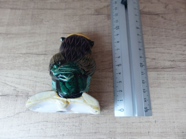 Figurine hibou en céramique sur un livre avec une cravate, oiseau lecteur savant, chouette cadeau enseignant collègue ami étudiant rentrée