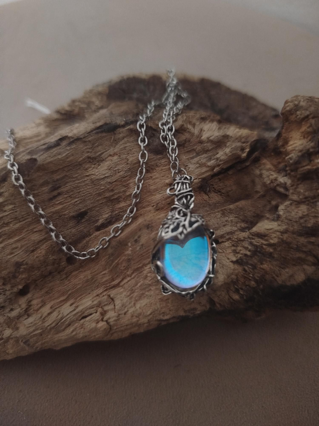 Collier imitation pierre de lune 