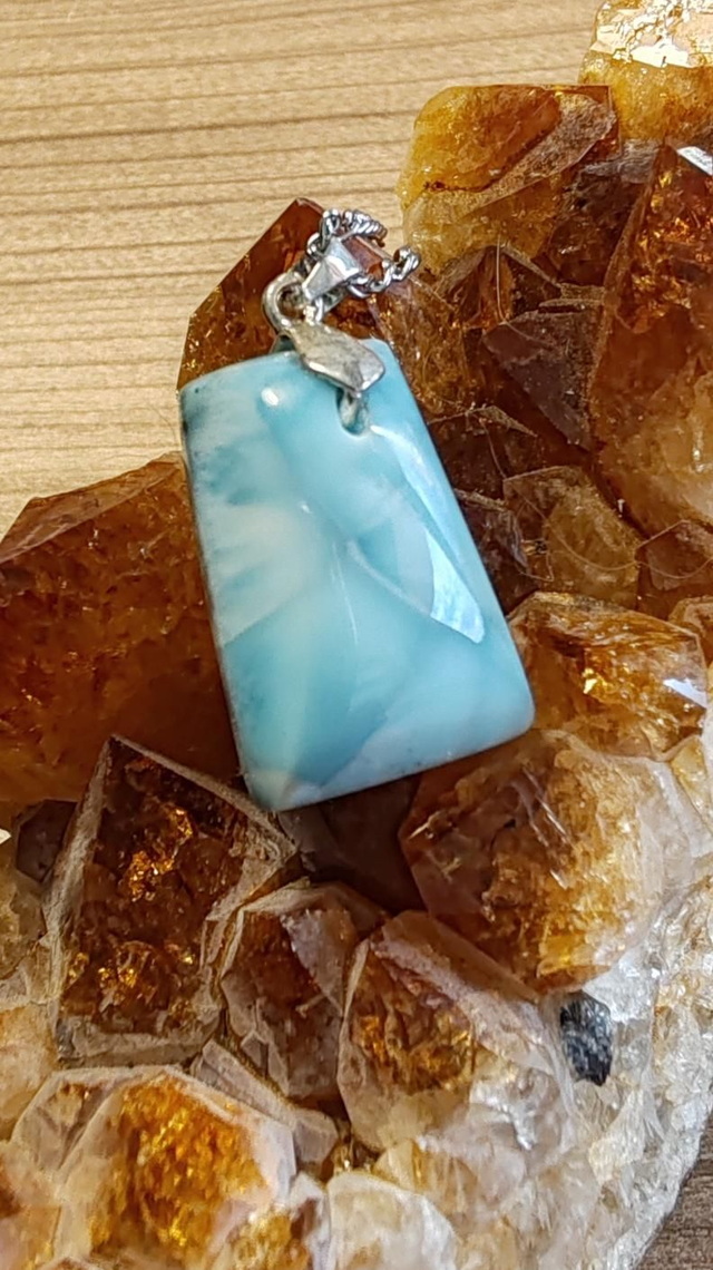 Larimar poli