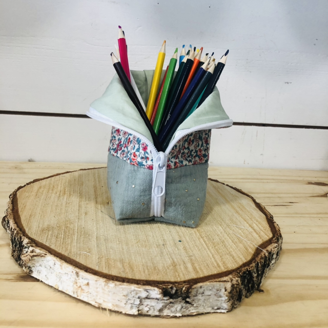 Trousse pot de crayon petite fleur  