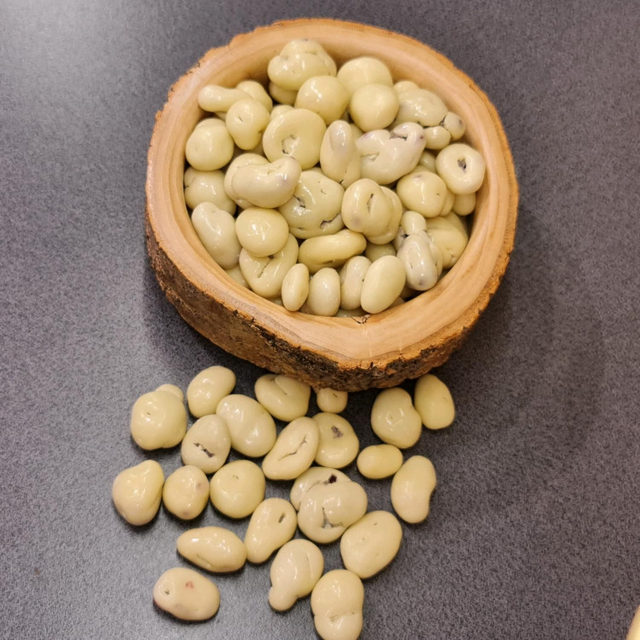 Cranberry in weißer Schokolade