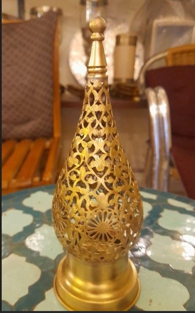 Photophore marocain Artisanal  raffiné en laiton ajouré - fabriqué 100% mains