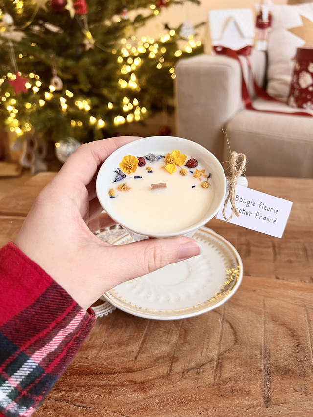 đ Bougie Rocher pralinĂ© - tasse Ă thĂ© "frise dorĂ©e" avec sous-tasse