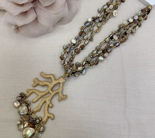OCEAN NECKLACE