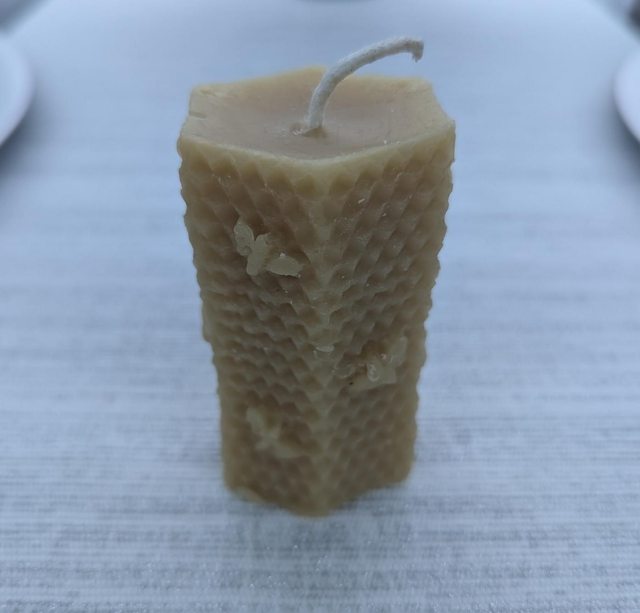 Small Bee Pillar Candle (Approx 92g)