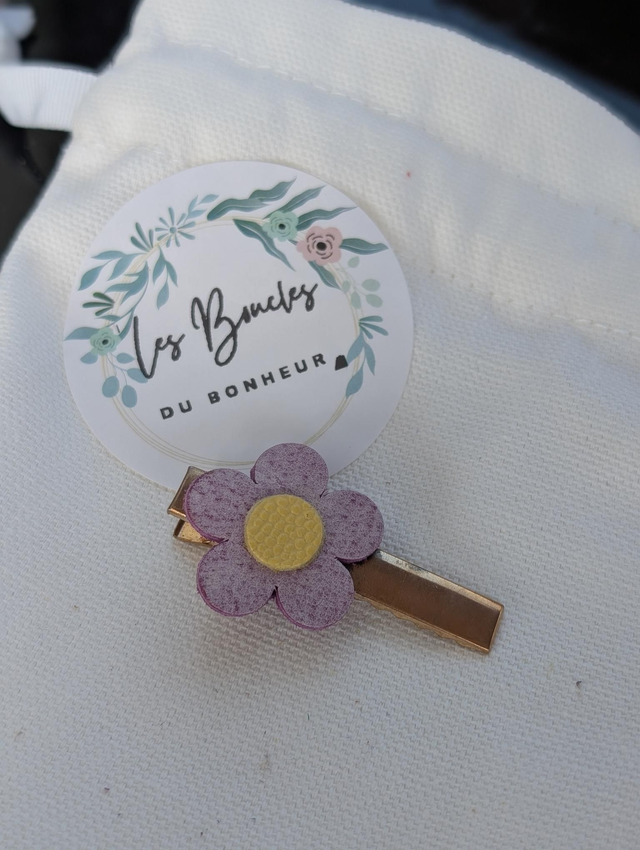 Barrette marguerite violette