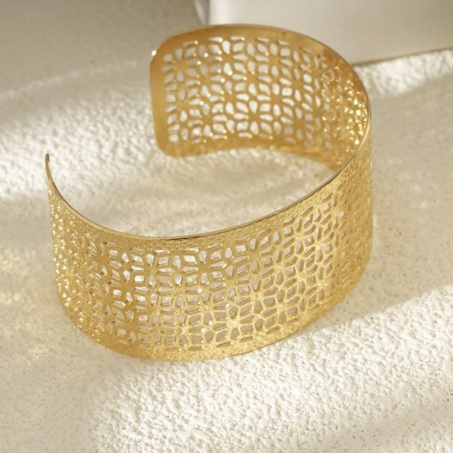 Bracelet manchette dentelle 