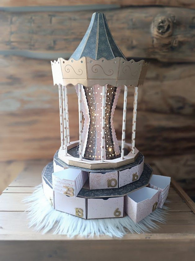 Calendrier de l&#039;avent carrousel ( remise en main propre )