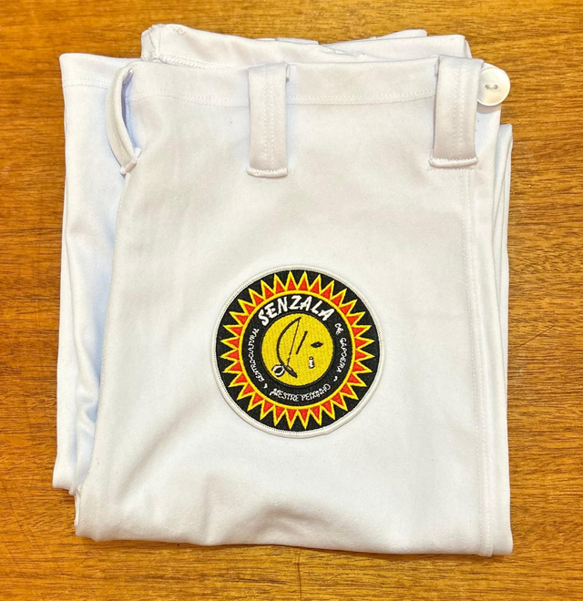 Capoeira white trousers + badge