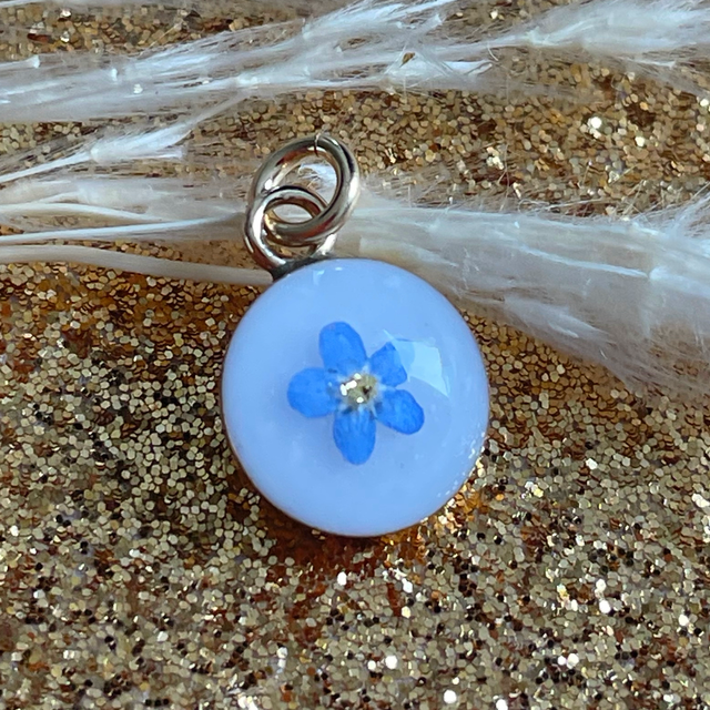 Medaljong classic • 14k gullfylt • 8mm • Cassandra