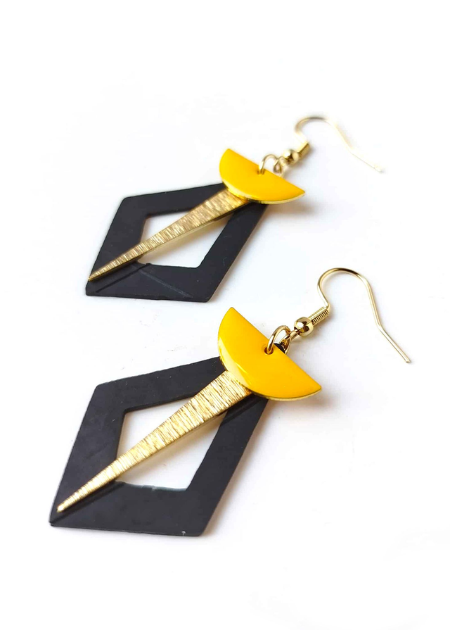 Boucles d&#039;Oreilles Asymétriques Upcyclées  en Chambre à air Recyclée - Aztèque Jaune