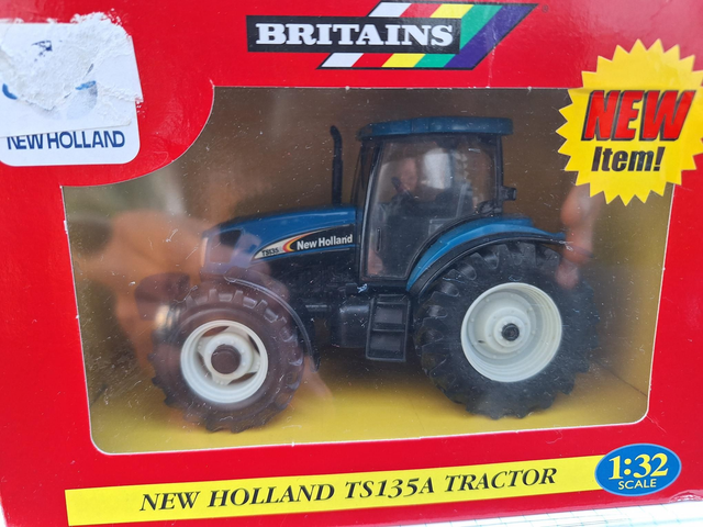 Britains 40848 Tracteur New Holland TS135A 1:32 original

