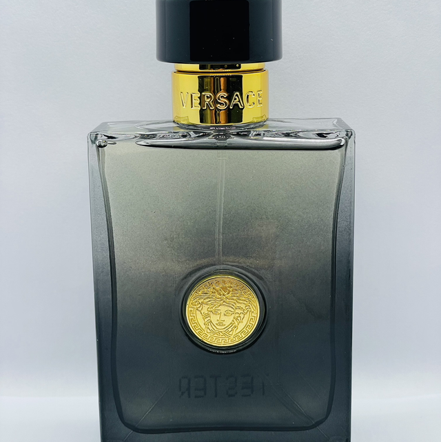 VERSACE Oud Noir