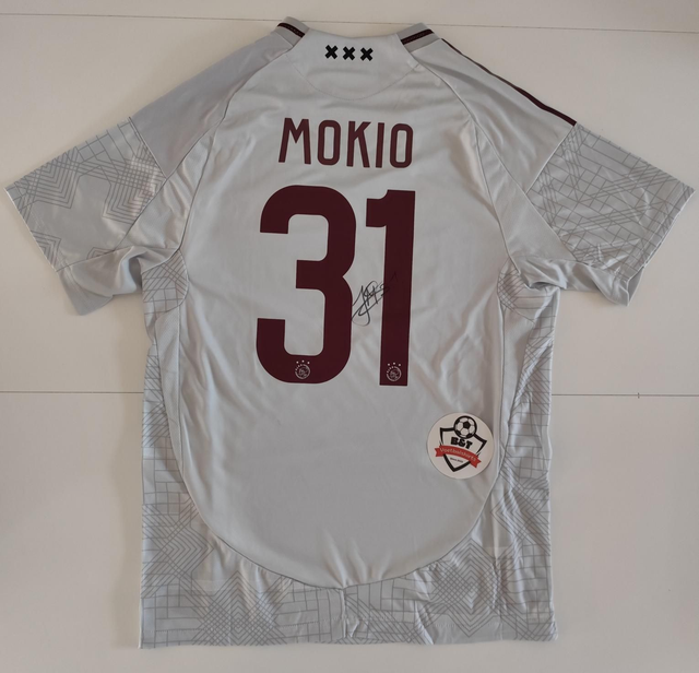 Gesigneerd Ajax Shirt door Mokio!
