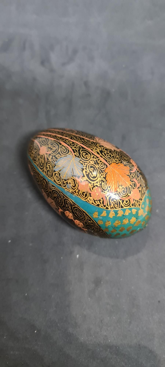 Oeuf collection papier mâché porcelaine froide