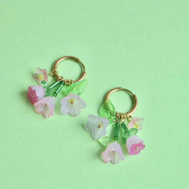 Boucles d'oreilles Fleurs Tombantes (roses)