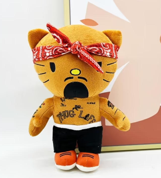 Hello Kitty Tupac knuffel (25cm)