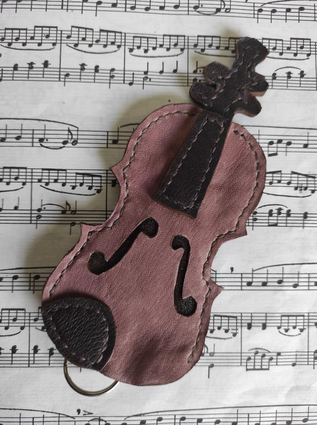 Range clés violon en cuir 