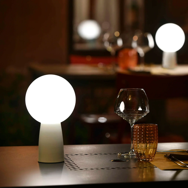 Zafferano Olimpia Lampe de table/Conception Federico de Majo