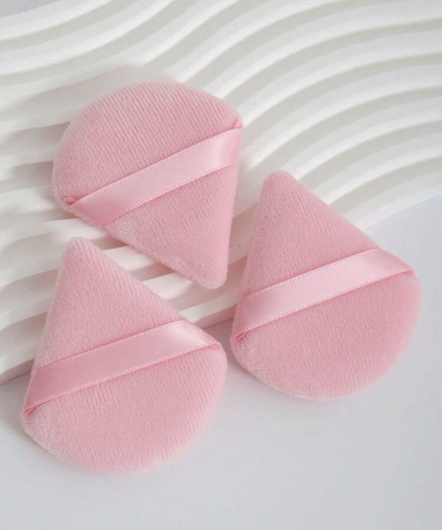  2 Houppettes en forme de triangle