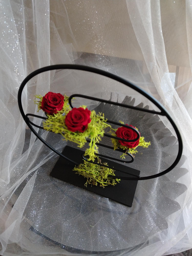 Trio su base di ferro