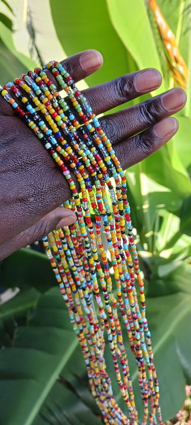 Baya, Perles de reins, Fait main