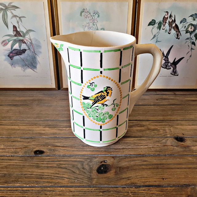 Broc / Vase Choisy Le Roi Chatou, décor d'oiseau