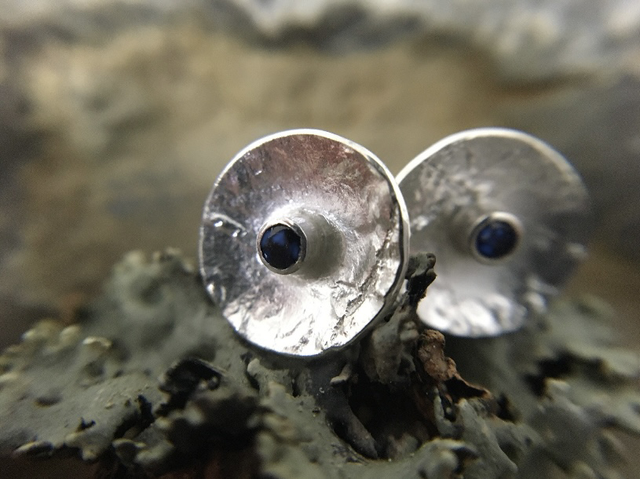 Ohrstecker 1Paar aus Sterlingsilber, teilweise mit Edelsteinen „Life isn‘t really round“