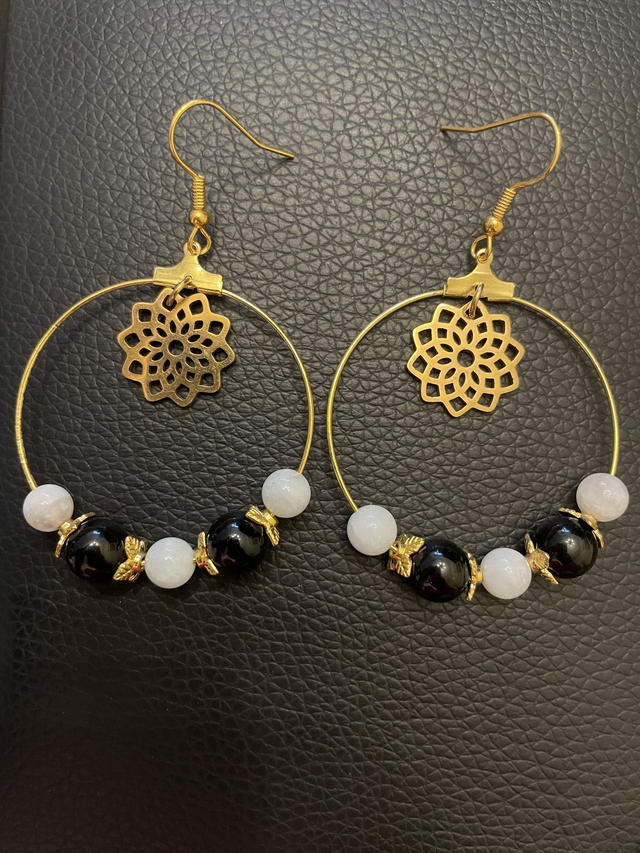 Boucles d'oreilles Créoles Agate noire de 8 mm et Aigue marine de 6 mm