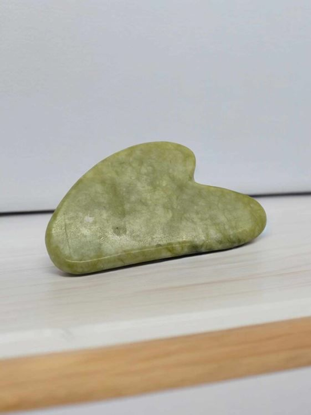 Pierre Jade Gua Sha – Soin Visage et Détente