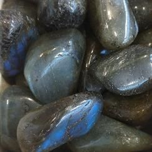 labradorite (pierre roulée )