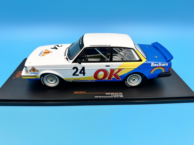 Volvo 240 Turbo #24 - IXO 1:18 Skala Modellbil