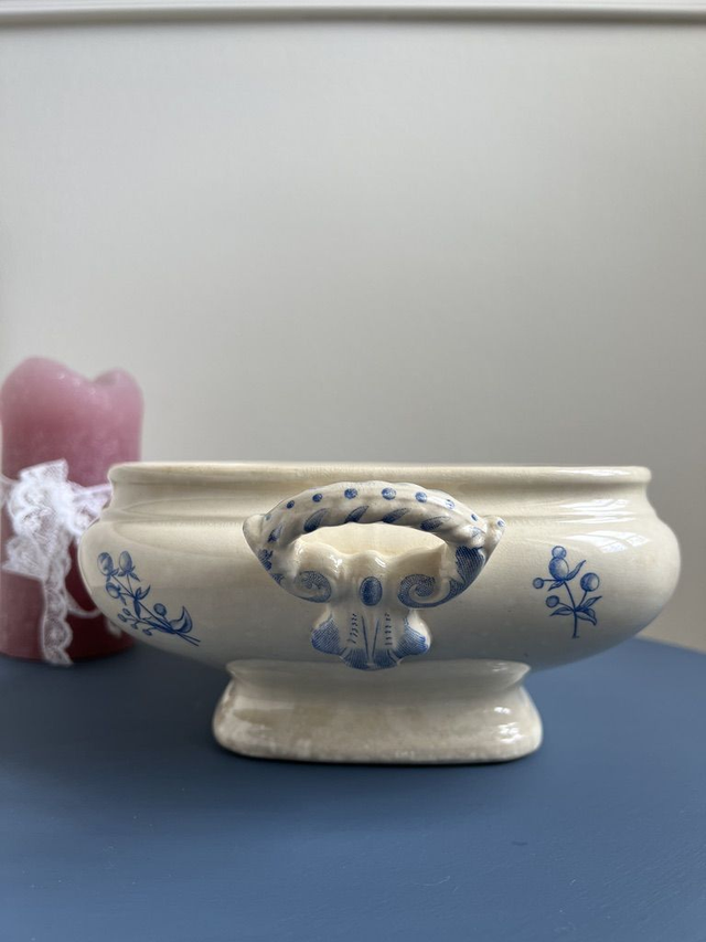 PETUNIA - Bas de soupière Modèle Pétunia de la manufacture Belge BFK