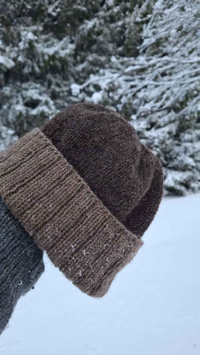 Tuisku – Sukkalanka - Tumman Ruskea