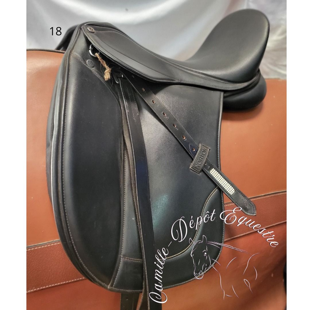 Selle de dressage Norton Rexine Evol - 17"