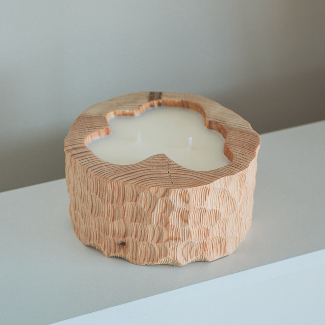 Bougie creusée bois brut Parfum Pêche