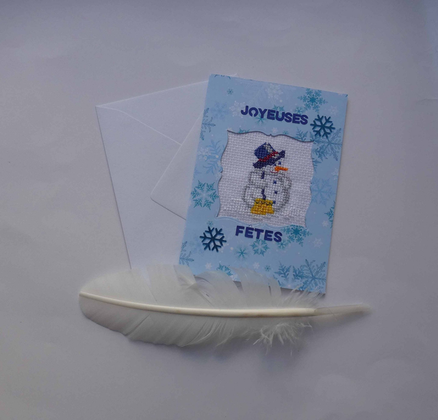 Joyeuses fêtes avec ce bonhomme de neige brodé