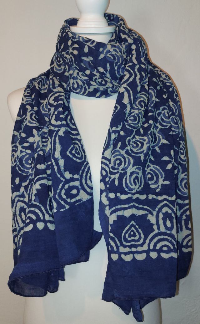 Paréo de plage en coton voile indien imprimé à la main – Motif roses - Bleu et blanc - Teinture naturelle indigo – Étole &amp; châle bohème  
