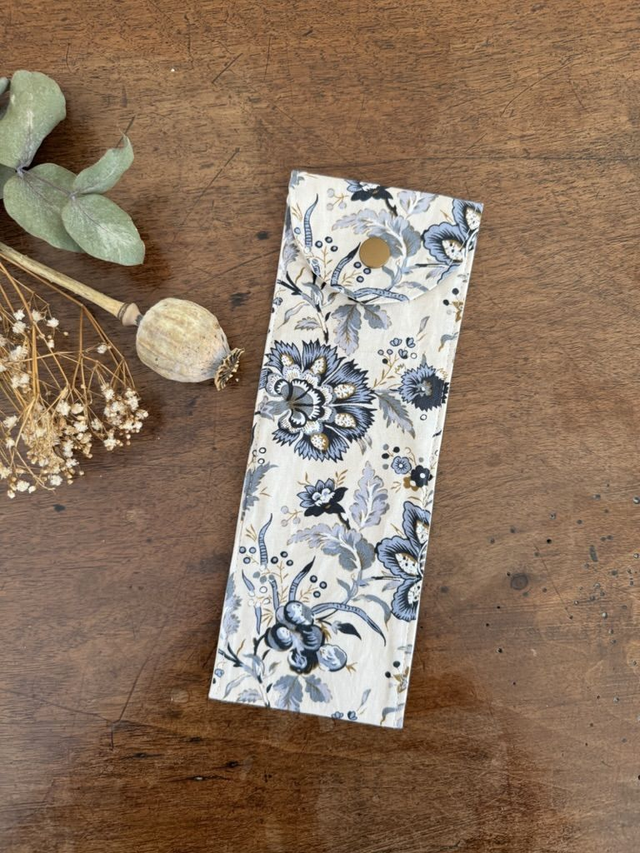 Étui à brosse à dents / ou à couverts