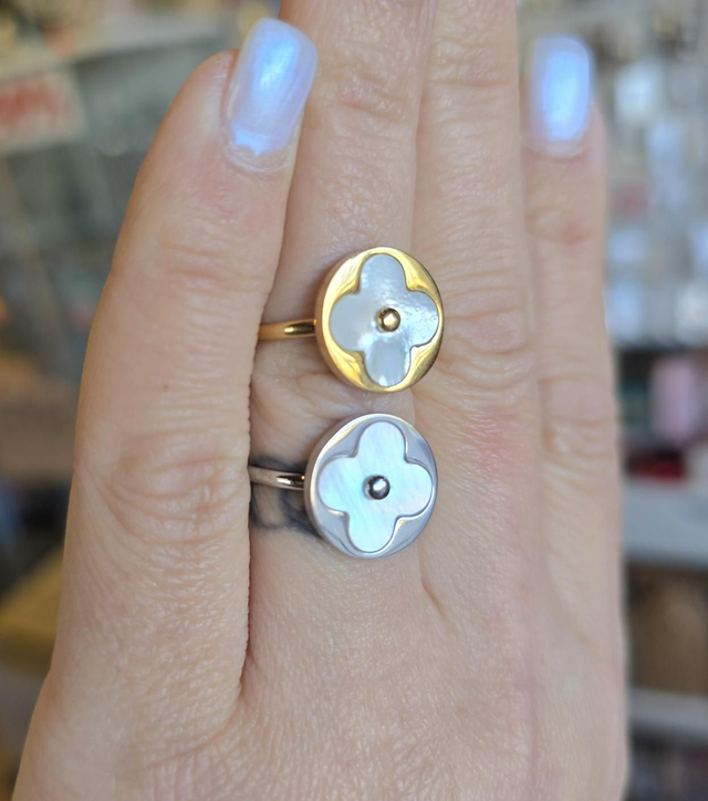 Bague plate réglable "Mary" en acier inoxydable doré ou argenté (nacre)